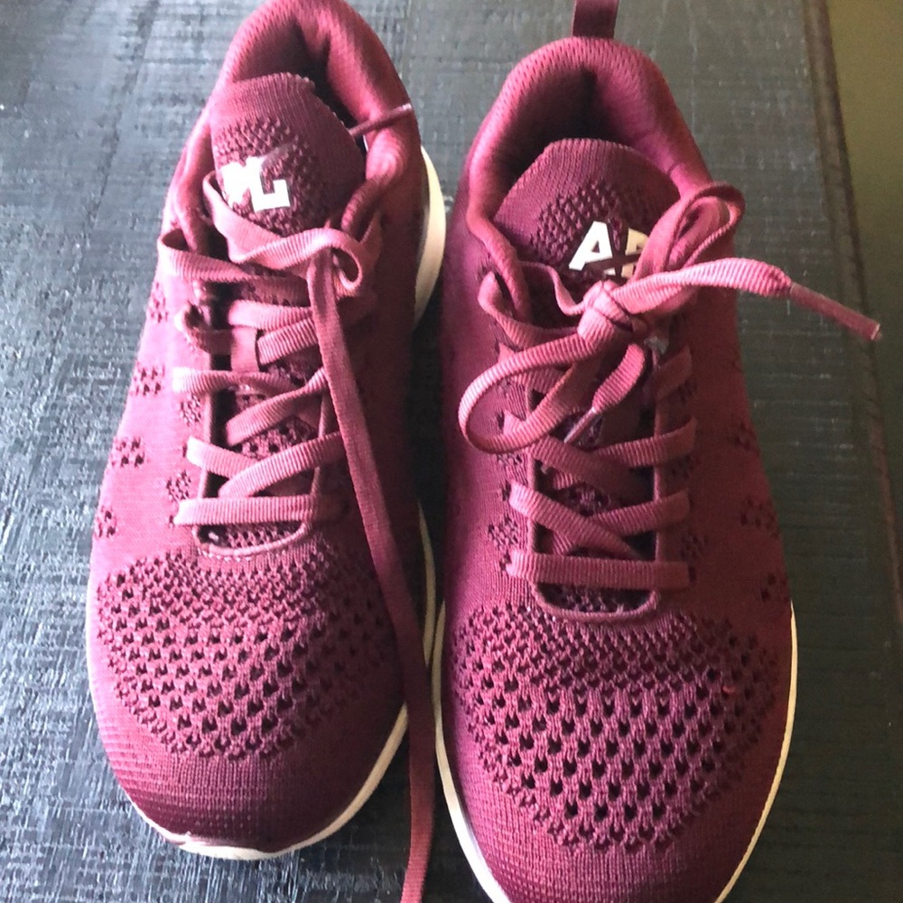 APL lululemon tennis shoes NWOT